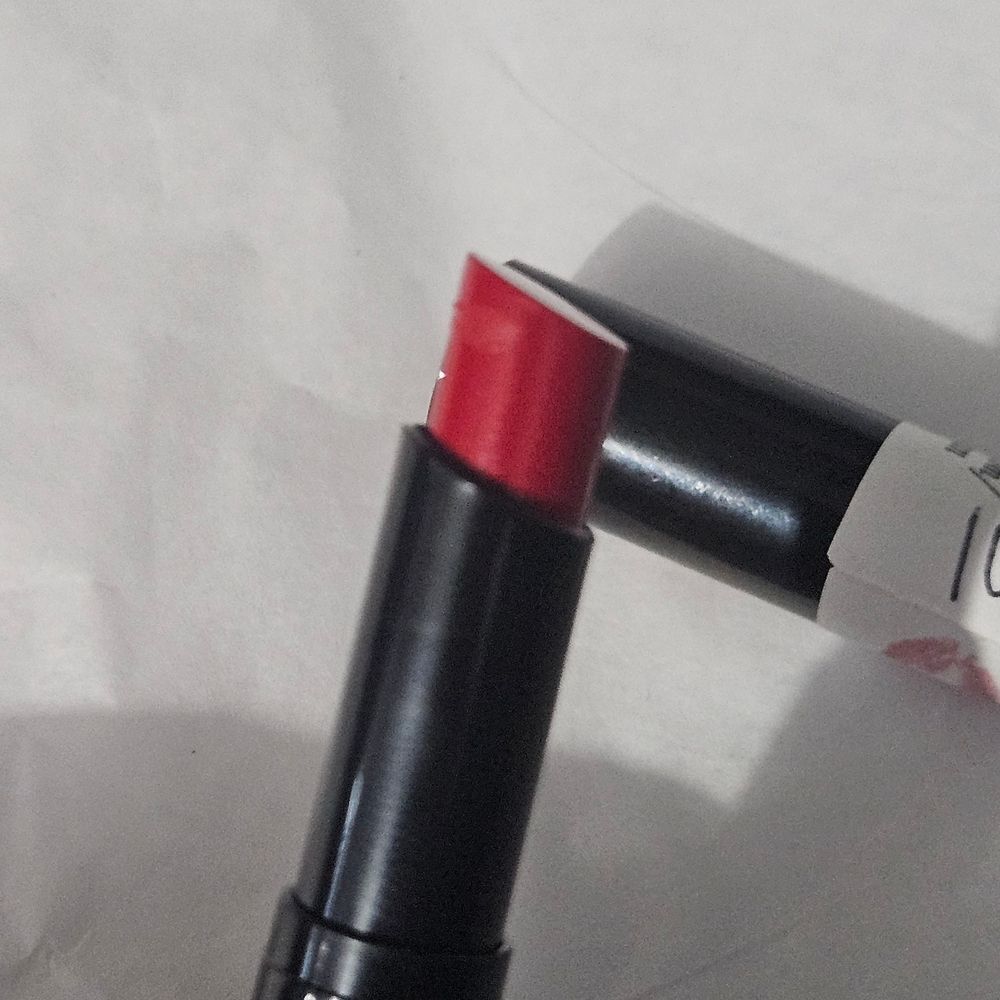 Farmasi Stylo Lipstick Tinted Chapstick Brilliant Red .06 oz Moisturizing New